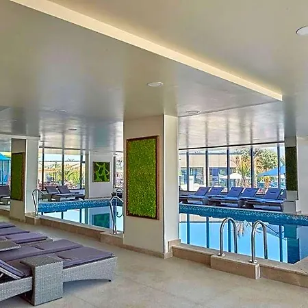 Deluxe Alezzi Pool & Hotel
